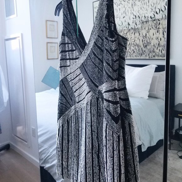 NWT Basix Black Label Sequin Beaded Black and Silver Mini Dress 6 100% Silk - Picture 3 of 5
